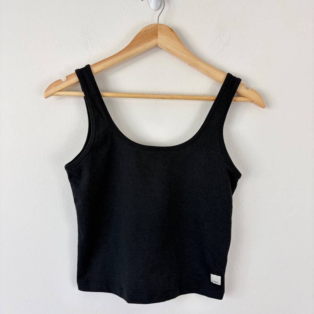 Vuori Womens Lux Daily Crop Tank Black Heather Scoop Neck VW1089 Size M
